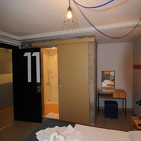 Taksim Safe House 3*