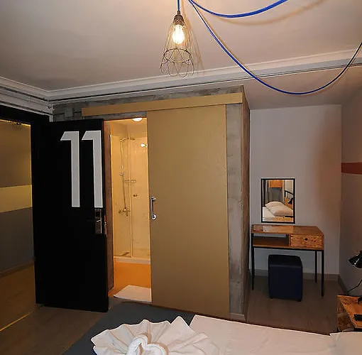 Taksim Safe House 3*